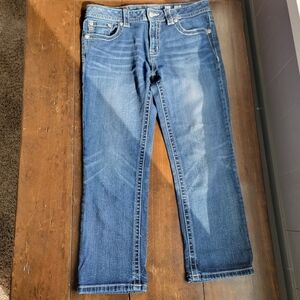 Miss Me Boyfriend Capri Embroidered Rhinestone Pockets sz 28 Medium Wash